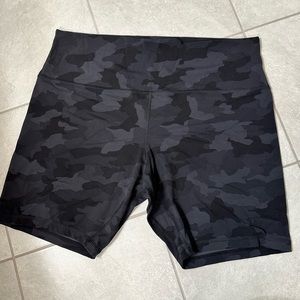 Lululemon Align high rise short 8 inch